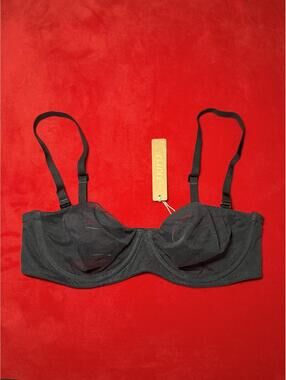 Skims Ultra Fine Mesh Strapless Bra Color ONYX Size 32B
